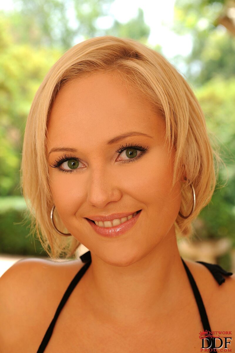 Лизулик, 24 года, 1 размер груди